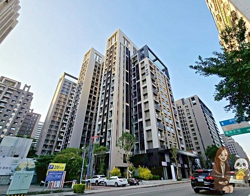 彤彤👑西屯區全新交屋仁山潮尚居全室木地板系統櫃美麗中島 - Image 15