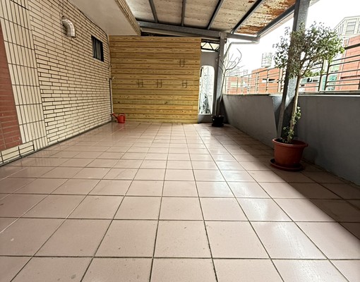 中信億城團隊志明~南勢角站大露台全新裝潢2房~ - Image 1