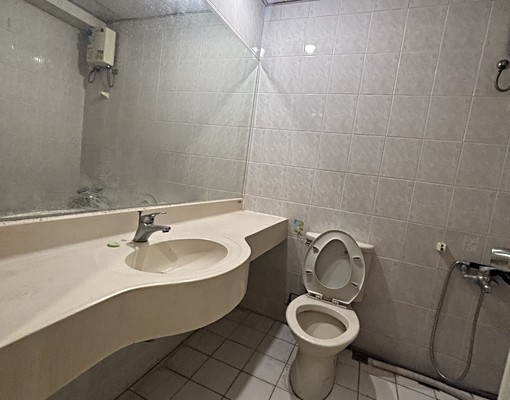 陽明交通大電梯套房~~~ - Image 4