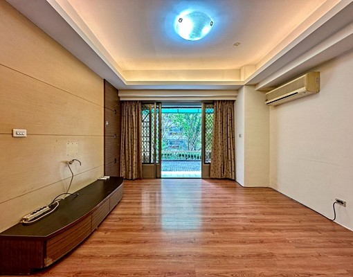 西屯米平方國安國宅一樓住店稀有釋出歡迎承租 - Image 4