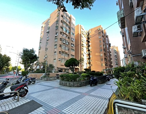 近空軍醫院電梯3房租金含車位~~~ - Image 4