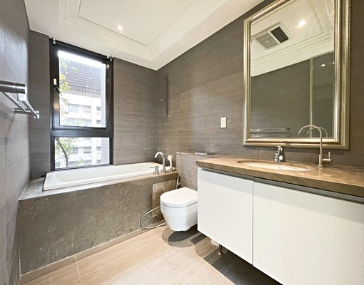 可租補🌟君悅文心百萬裝潢豪華宮廷三改二雙平車🌟 - Image 11