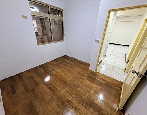 皇家翡翠電梯3房~車位輪抽~ - Image 6