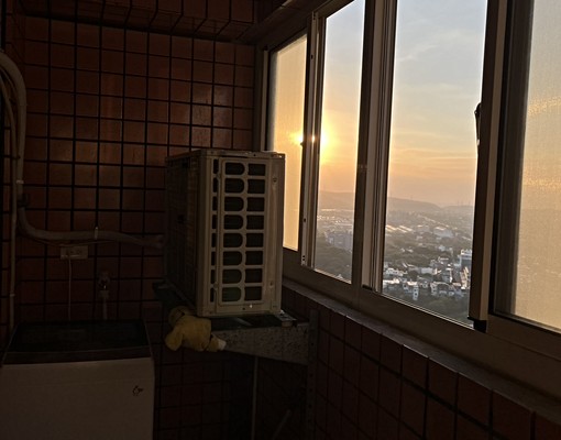 楊梅大套房＋平面車位｜夕陽景觀｜陽台小廚房｜電梯高樓層｜24 - Image 2