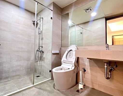 黃金地段★兩房雙衛浴★房間都是雙人房★兩房平車 - Image 14