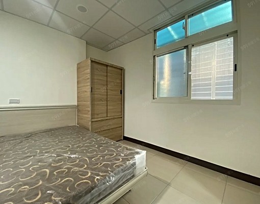 🍀優質採光套房🍀可租屋補助🍀一層兩戶🍀變頻冷氣獨洗 - Image 3