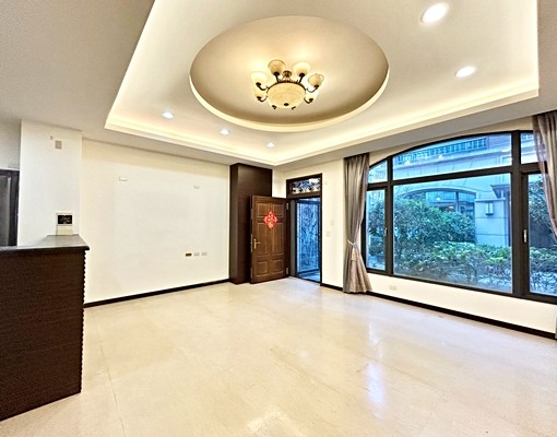 LM⚡️雙拼電梯豪墅💎私人三溫暖💎超大坪數百萬裝潢 - Image 2