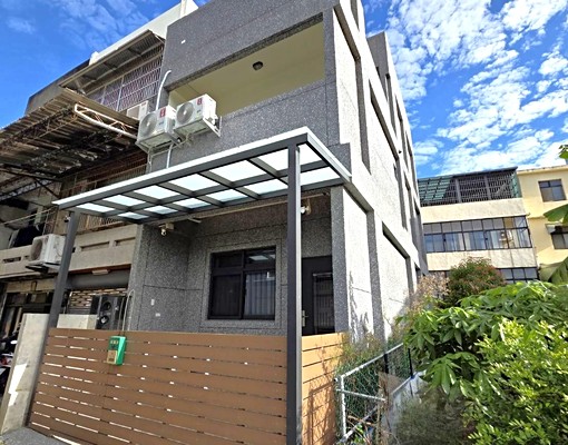 holy哥近快速道路三民學區屋齡2年內全新透天 - Image 1