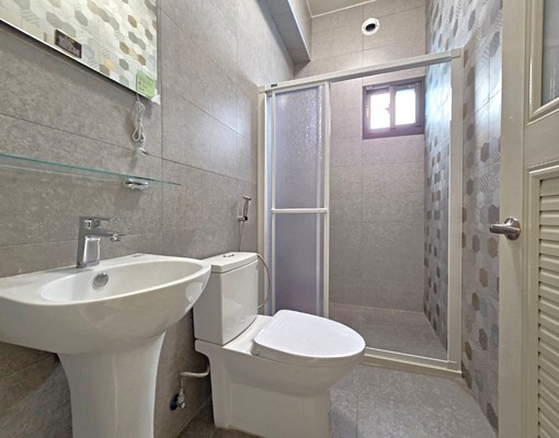 holy哥近快速道路三民學區屋齡2年內全新透天 - Image 10