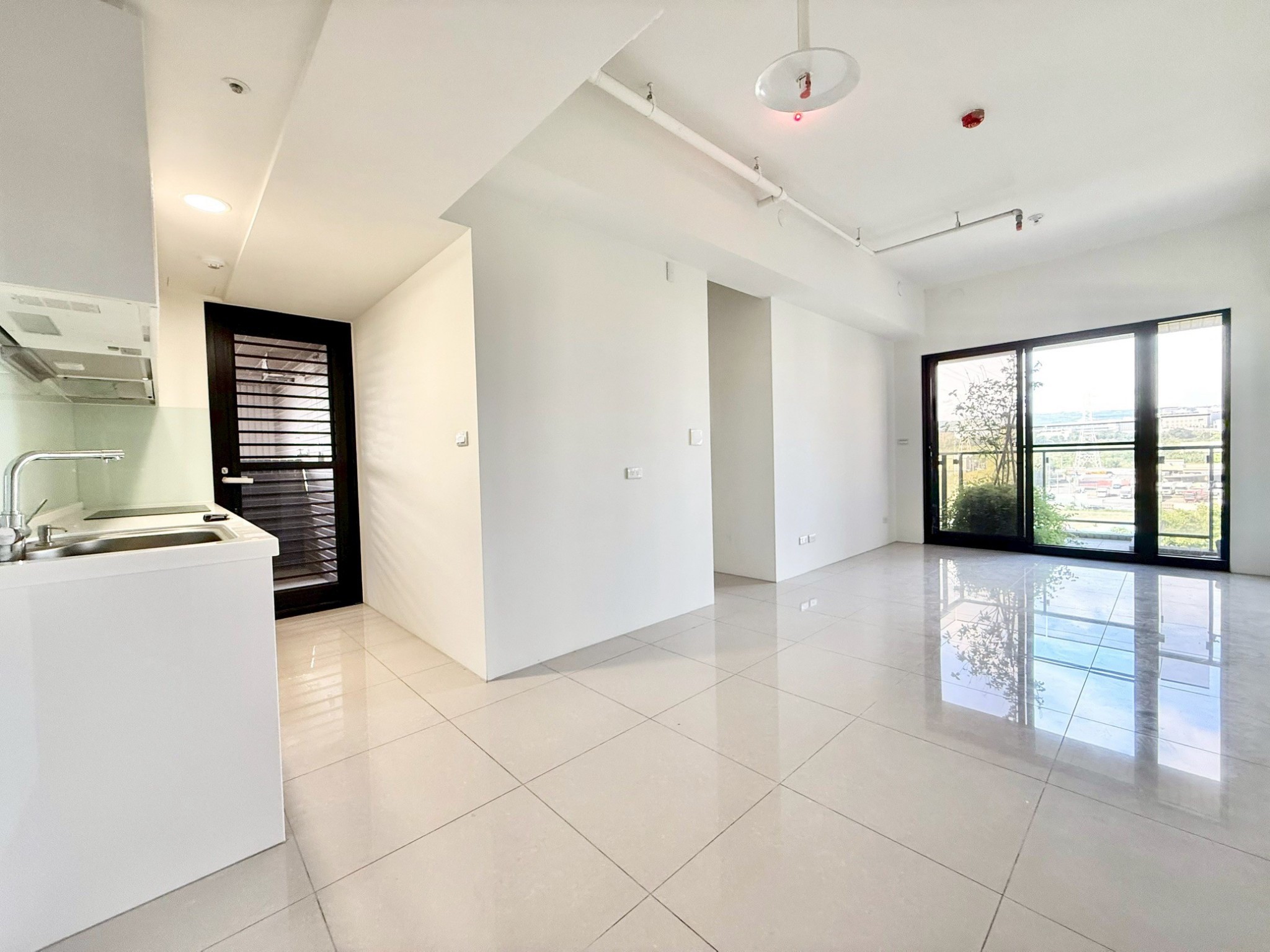 鈞皓⭐嶺東核心｜國聚之見｜全新邊間三房平車⭐