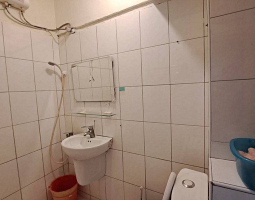 鹽埕愛河邊*富野路商圈*電梯套房出租 - Image 3