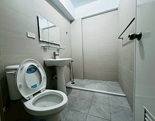 中興大學*第三文創園區*忠孝夜市旁三房 - Image 10