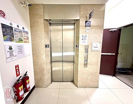 三民區可租補電梯套房｜陽台獨洗獨曬管理員垃圾處理衛浴開窗 - Image 9