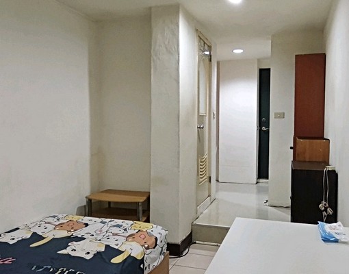 永和頂溪捷運邊間採光套房 - Image 2