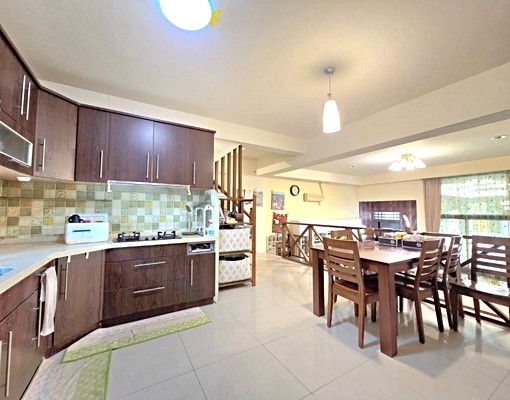 holy哥可寵物可租補!整棟出租五房美透天門前停車 - Image 9