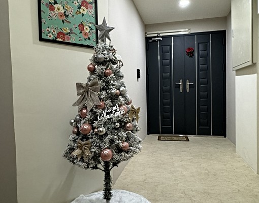 新裝潢電梯、高質廚具、捷運、獨洗、安全 - Image 1