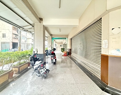 萬丹路醒目三角窗一樓店面出租近大寮和發產業園區 - Image 13