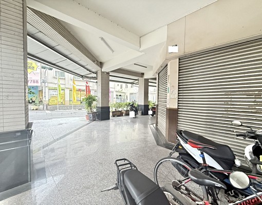 萬丹路醒目三角窗一樓店面出租近大寮和發產業園區 - Image 15