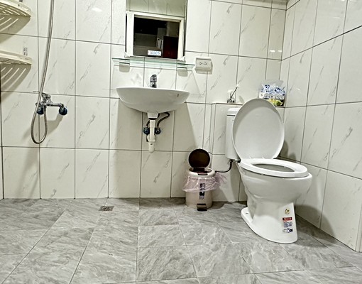 皇龍第一園景觀2房+車位住商許嘉玲 - Image 11