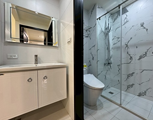 【江子翠】挑高4米2、電梯大樓公設完善、附浴缸,生活交通方便 - Image 7