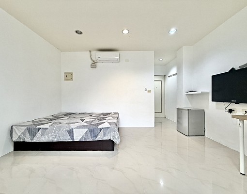 青海路家樂福.逢甲商圈.新光遠百 - Image 7