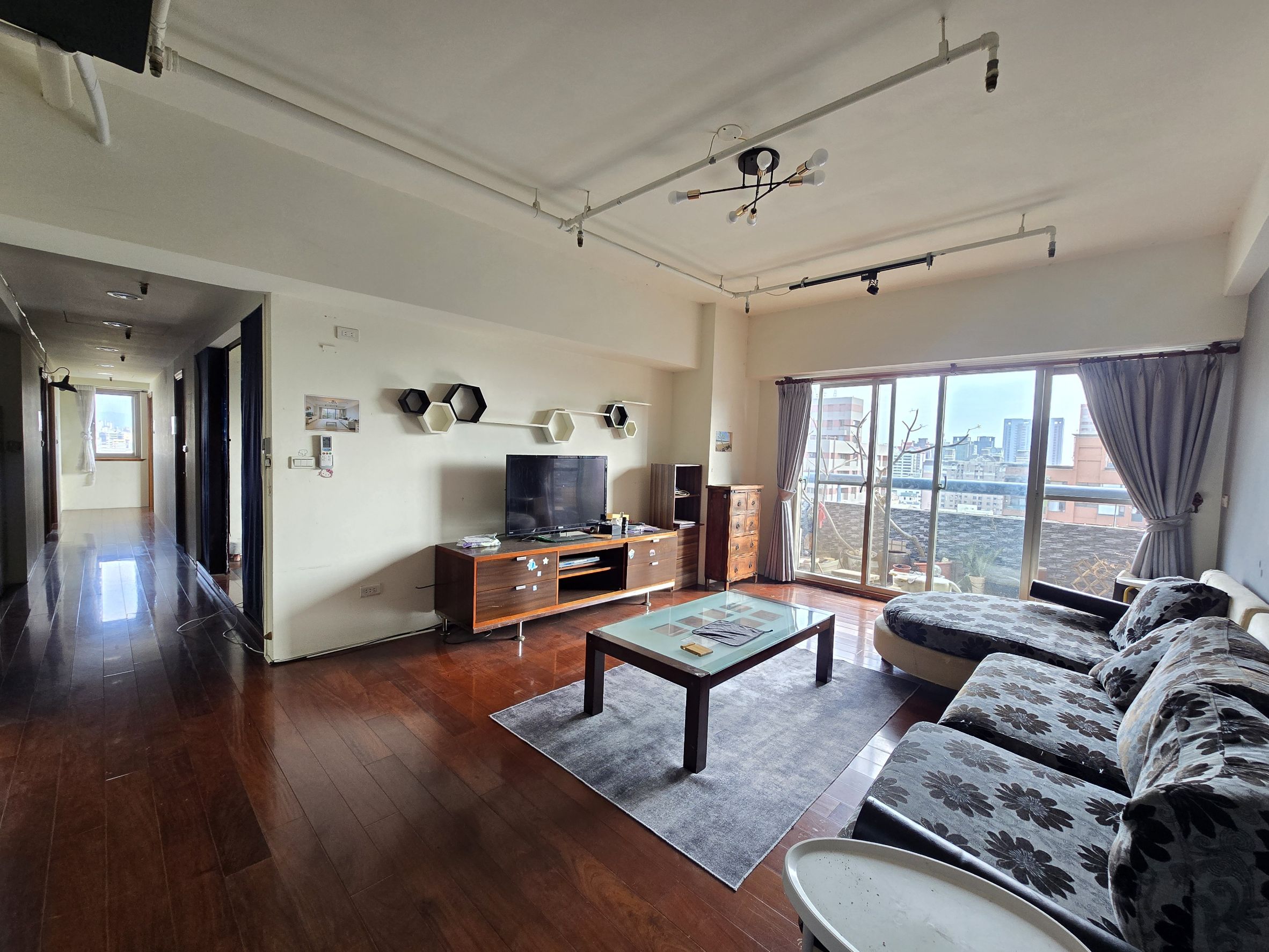 社區達人低於實登五期文心森林公園四房平車視野戶