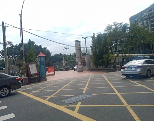 潭子蛋黃區勝利路電梯華廈方正兩房 - Image 3