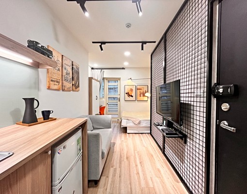 工業風*可租補*低樓層*台電計費*獨立大陽台 - Image 1