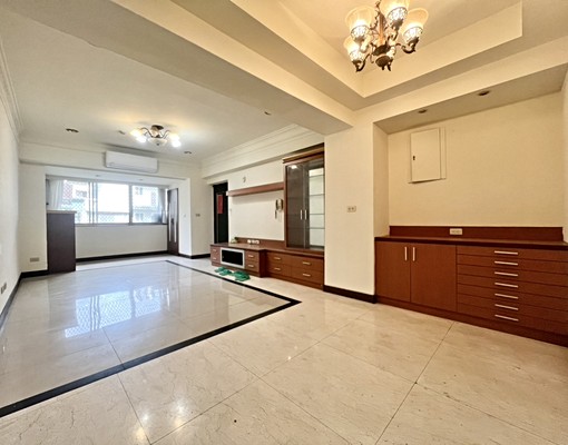 西屯黃金地段便宜三房現況租可寵可租補我是承辦找我最低價平車喔 - Image 2