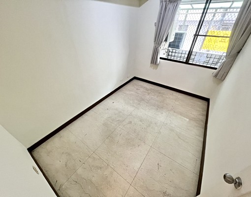 西屯黃金地段便宜三房現況租可寵可租補我是承辦找我最低價平車喔 - Image 7