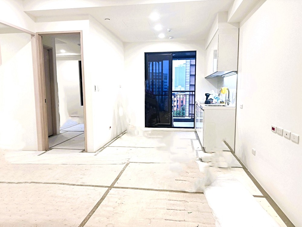 現場有施工雜物,模糊處為批圖處理