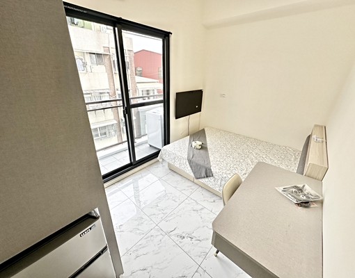 可租補😍整棟新蓋家具全新陽台獨洗大採光精美套房近逢甲大學 - Image 1