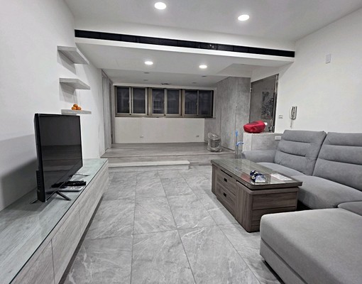 新埔百萬装潢免爬高2樓美寓 - Image 1