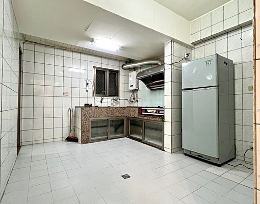 近臺北醫院電梯三房大空間 - Image 3