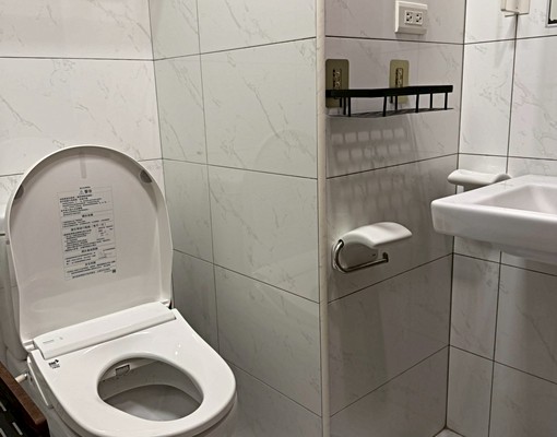 A8華麗新貴商業區大四房~社區車位另租 - Image 11