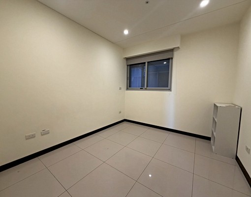 A8華麗新貴商業區大四房~社區車位另租 - Image 6