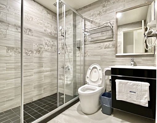 北埔火車站前電梯/陽台套房~全新裝潢 - Image 4