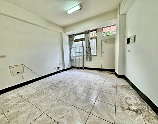 整棟透天5樓出租✨台水電✨可租補✨近一中、中國醫✨門前可平車 - Image 4