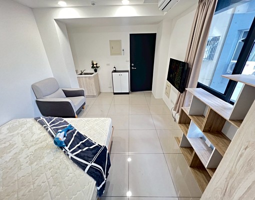 近中友~秀泰~中技~LALAPO~精緻採光大套房 - Image 5