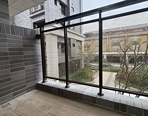 青埔A18高鐵3房車/全室木地板/需自備傢俱 - Image 1