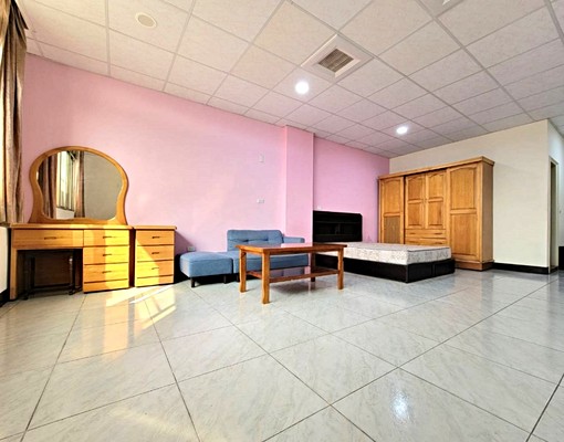 ㊝中華西路電梯大套房/可養寵/可小家庭/垃圾集中 - Image 1