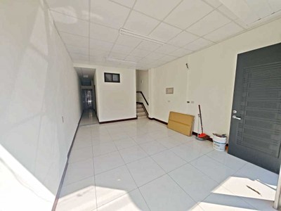 湖內東方★整棟翻新美透天★間間套房