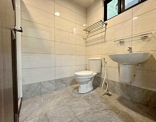 租-德賢商圈【郡都VILLA花園】臨路透天 - Image 3