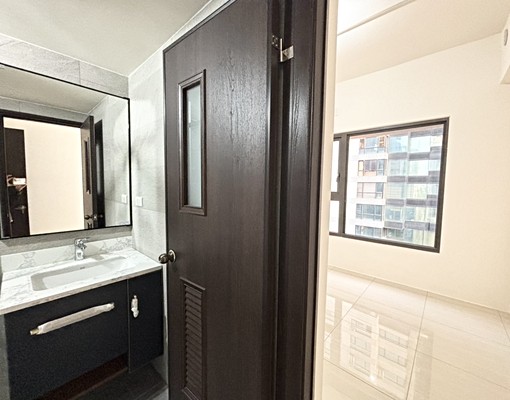 亞灣商圈/全新星玥灣/三房平車 - Image 9