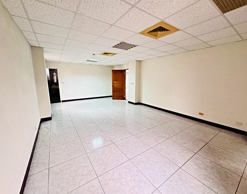 五權西路美術館整層出租大忠南街有電梯適合電商百業 - Image 11