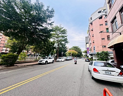 五權西路美術館整層出租大忠南街有電梯適合電商百業 - Image 15