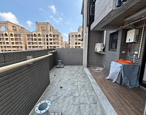 家樂福商圈~親愛的House一房廳高樓露臺戶~全配 - Image 11