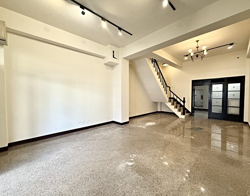 可租補、營登🌿左營高鐵🌿大坪數🌿透天🌿出租 - Image 1