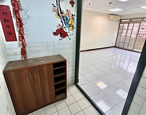 一中旁優質社區大3+1房車位可租家具可談 - Image 9