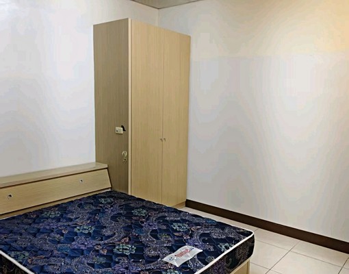 鳳山車站.鳳山中華夜市陽台套房四樓出租.下樓就有美食.捷運站 - Image 3